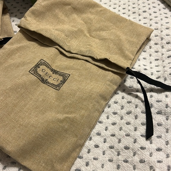 Gucci Women’s Platform Slide with Interlocking G. Black Rubber. - Picture 5 of 16